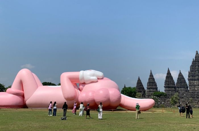 Haruskah Seni Selalu Berjarak dari Kekuasaan?