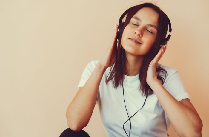 Kenapa Lagu Lama Bisa Mendadak Populer Lagi Puluhan Tahun Kemudian?