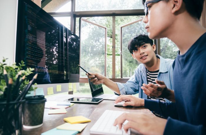 Kenapa Memperbaiki Program Lama Kadang Lebih Sulit daripada Membuat yang Baru?