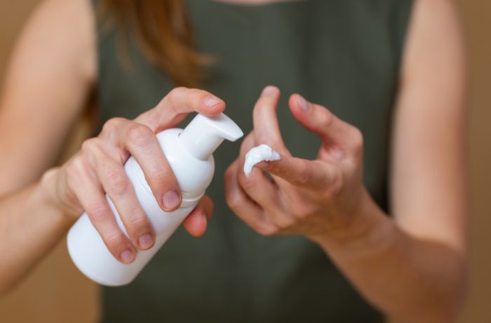 Kosmetik Apa yang Dibutuhkan Kulit Saat Kekeringan dan Asap Karhutla?